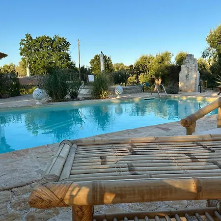Trulli Oiseaux Migrateurs Bed & Breakfast *